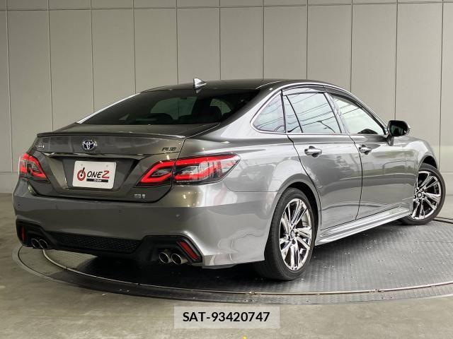 Toyota CROWN SEDAN 2022-04 8365292-1