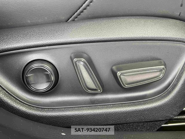 Toyota CROWN SEDAN 2022-04 8365292-19