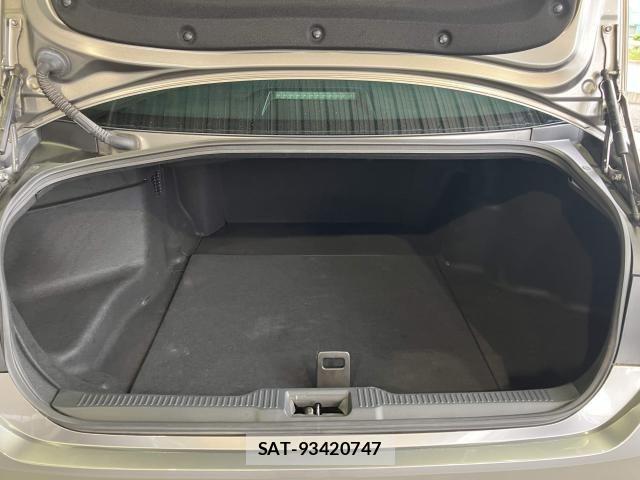Toyota CROWN SEDAN 2022-04 8365292-21