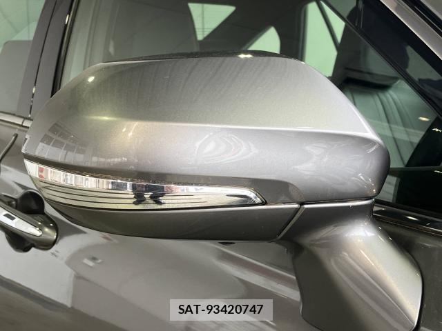 Toyota CROWN SEDAN 2022-04 8365292-3