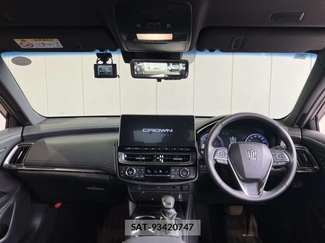 Toyota CROWN SEDAN 2022-04 8365292-5