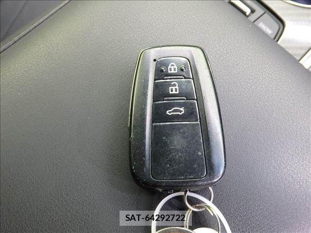 Toyota CROWN SEDAN 2021-07 8365294-19
