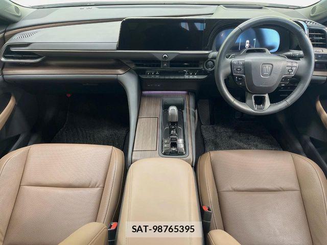 Toyota CROWN SEDAN 2024-09 8365285-1