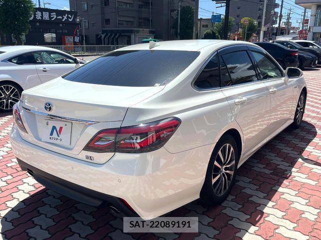 Toyota CROWN SEDAN 2018-07 8365310-16