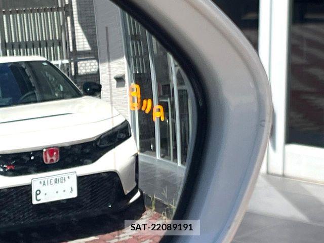 Toyota CROWN SEDAN 2018-07 8365310-5