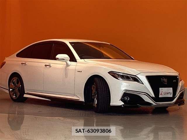 Toyota CROWN SEDAN 2018-11 8365300-12
