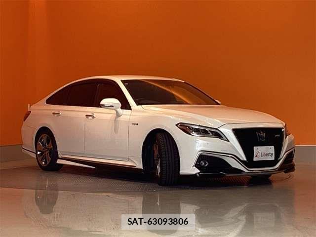 Toyota CROWN SEDAN 2018-11 8365300-13
