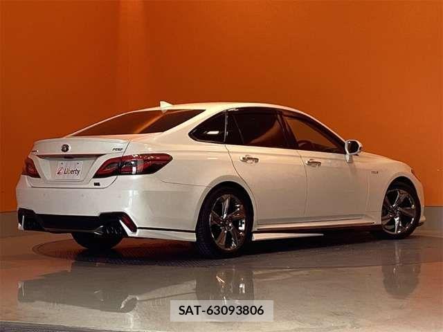 Toyota CROWN SEDAN 2018-11 8365300-15