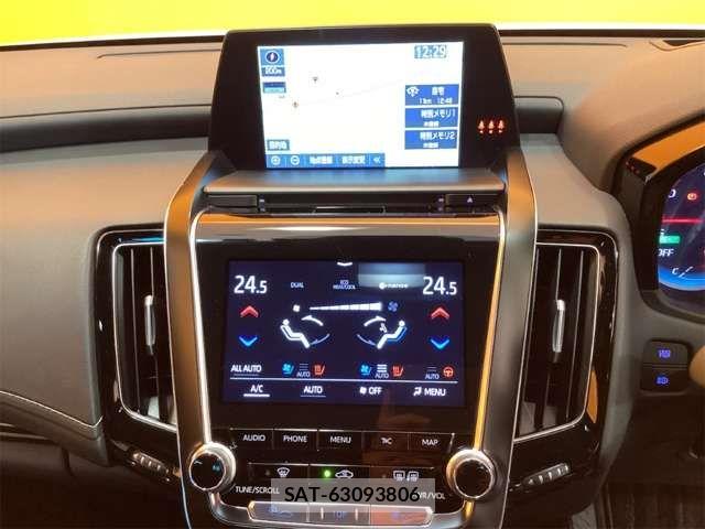 Toyota CROWN SEDAN 2018-11 8365300-4