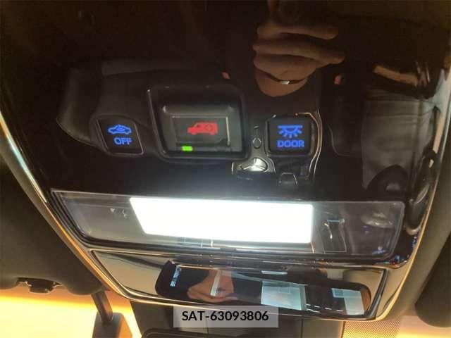 Toyota CROWN SEDAN 2018-11 8365300-8