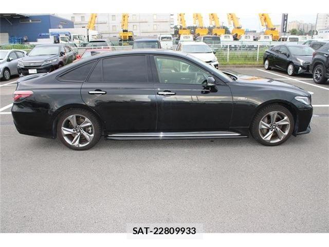 Toyota CROWN SEDAN 2018-07 8365311-9