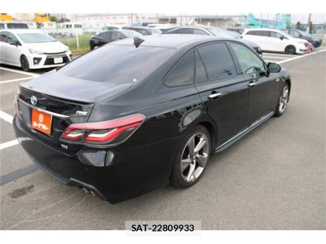 Toyota CROWN SEDAN 2018-07 8365311-10