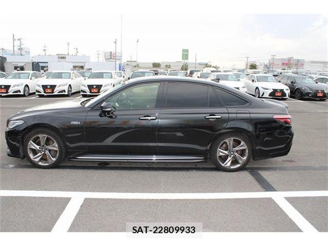 Toyota CROWN SEDAN 2018-07 8365311-13