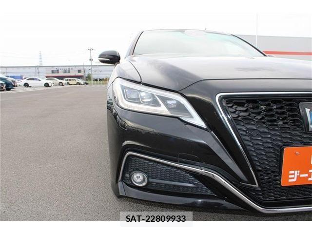 Toyota CROWN SEDAN 2018-07 8365311-16
