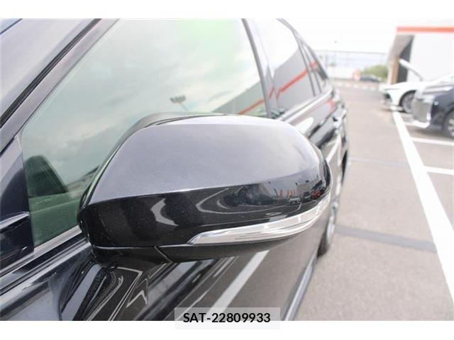Toyota CROWN SEDAN 2018-07 8365311-19