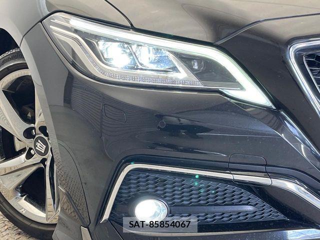 Toyota CROWN SEDAN 2019-04 8365297-14
