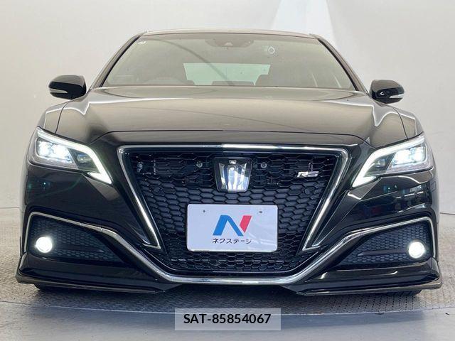 Toyota CROWN SEDAN 2019-04 8365297-16