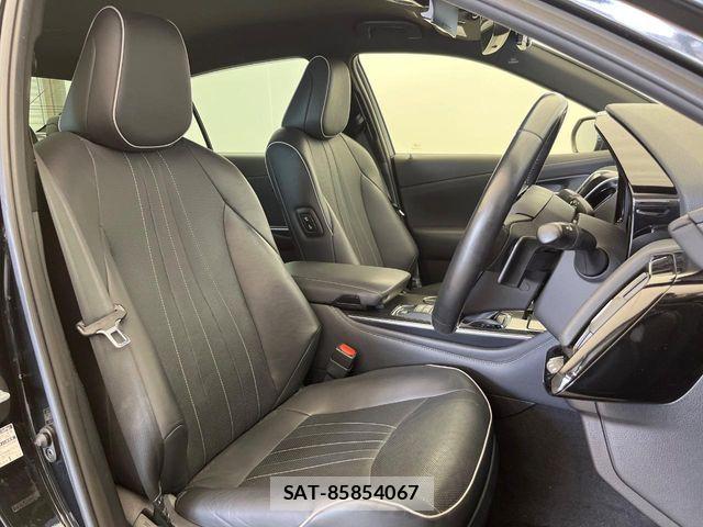 Toyota CROWN SEDAN 2019-04 8365297-4