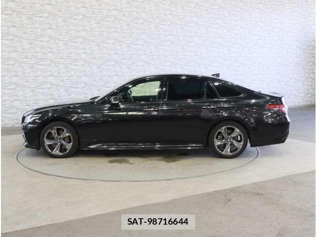 Toyota CROWN SEDAN 2019-09 8365303-12