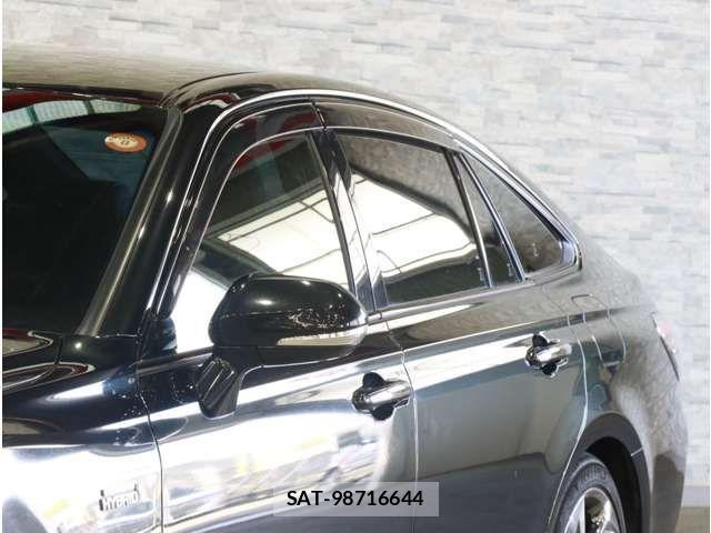 Toyota CROWN SEDAN 2019-09 8365303-18