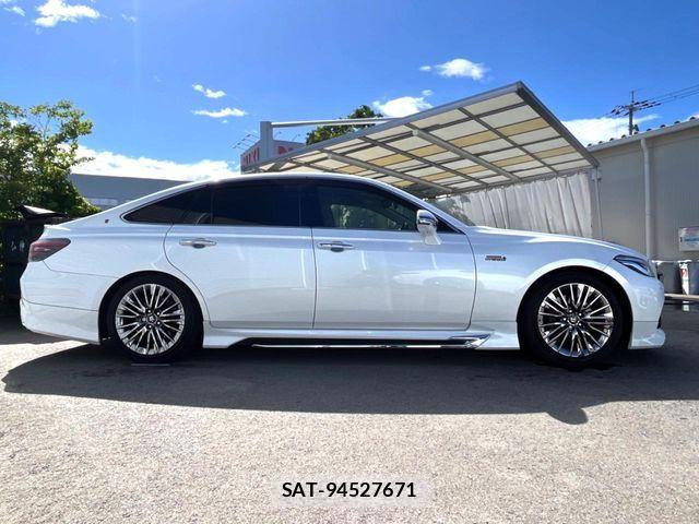 Toyota CROWN SEDAN 2021-05 8365291-18