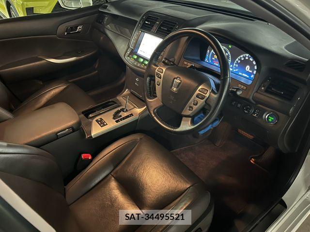 Toyota CROWN SEDAN 2012-03 8365319-1