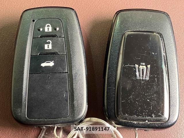Toyota CROWN SEDAN 2019-11 8371550-17