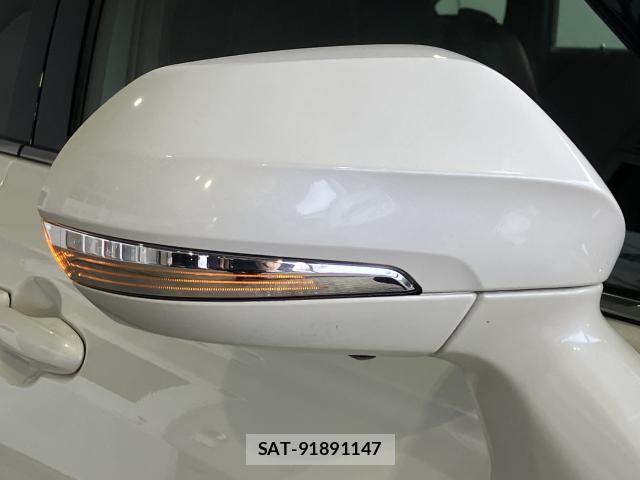 Toyota CROWN SEDAN 2019-11 8371550-4