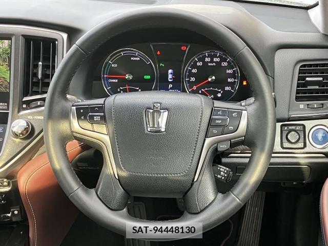 Toyota CROWN SEDAN 2015-09 8371551-17