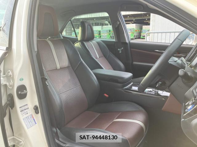 Toyota CROWN SEDAN 2015-09 8371551-18