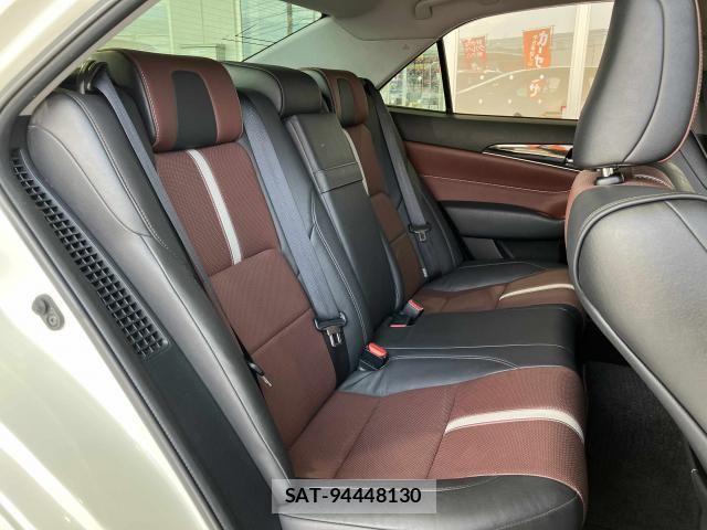 Toyota CROWN SEDAN 2015-09 8371551-19