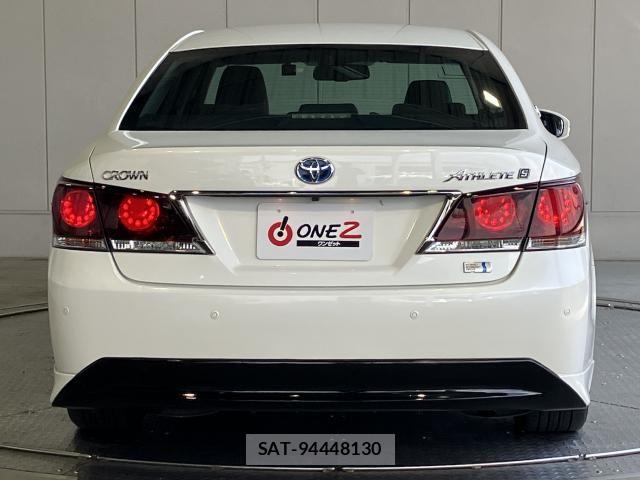 Toyota CROWN SEDAN 2015-09 8371551-27
