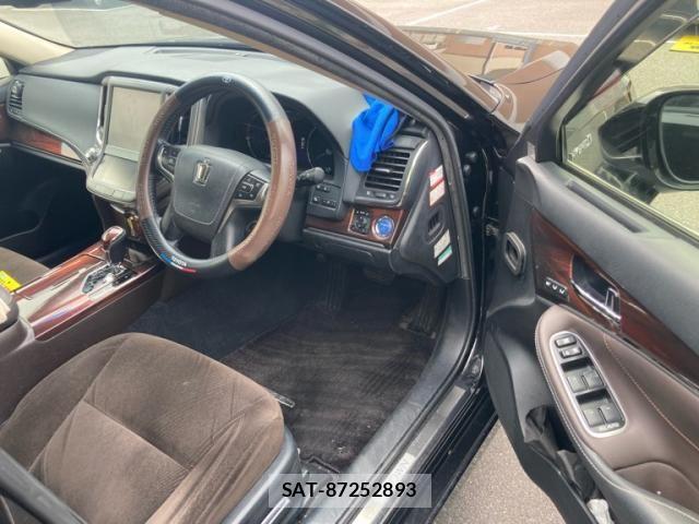 Toyota CROWN SEDAN 2014-05 8371553-11