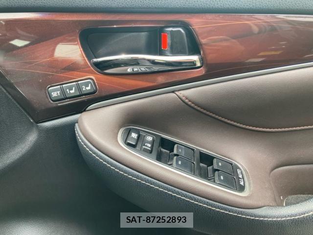 Toyota CROWN SEDAN 2014-05 8371553-13