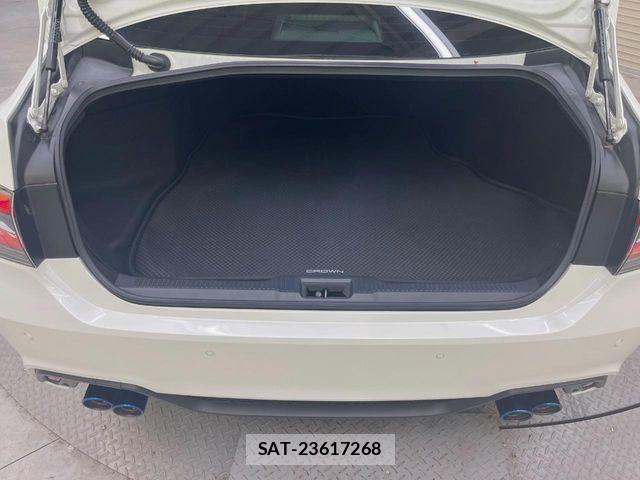 Toyota CROWN SEDAN 2018-07 8371549-12