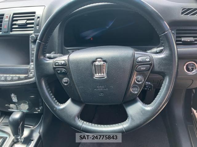 Toyota CROWN SEDAN 2008-10 8371554-11