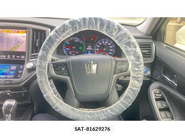 Toyota CROWN SEDAN 2013-10 8411814-12