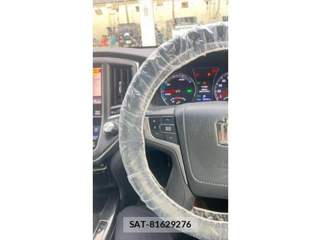 Toyota CROWN SEDAN 2013-10 8411814-13