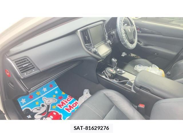 Toyota CROWN SEDAN 2013-10 8411814-26