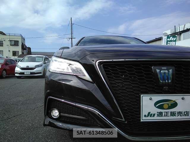 Toyota CROWN SEDAN 2018-09 8411791-13