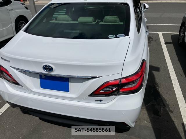 Toyota CROWN SEDAN 2019-01 8411802-5