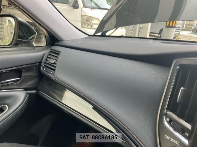 Toyota CROWN SEDAN 2013-03 8411816-12