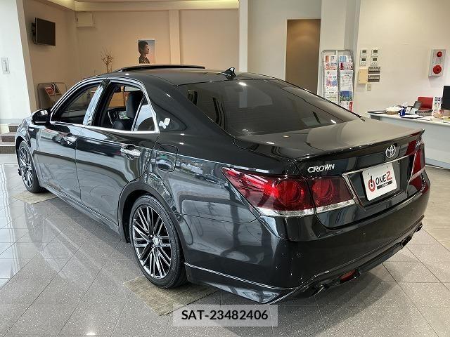 Toyota CROWN SEDAN 2015-06 8411798-18
