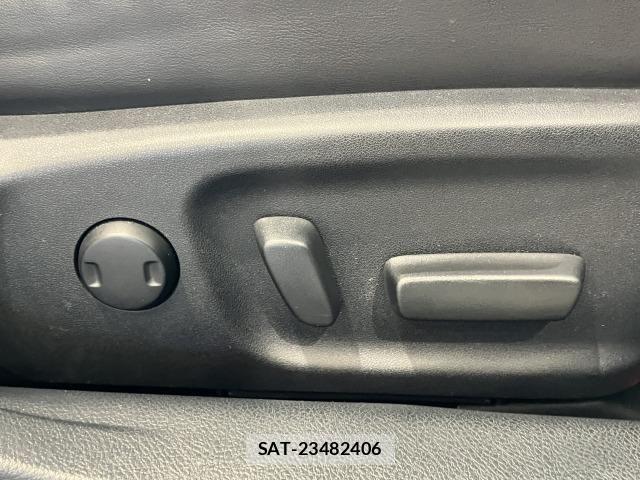 Toyota CROWN SEDAN 2015-06 8411798-6