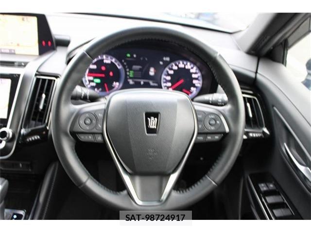 Toyota CROWN SEDAN 2020-06 8411792-17