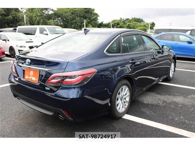 Toyota CROWN SEDAN 2020-06 8411792-23