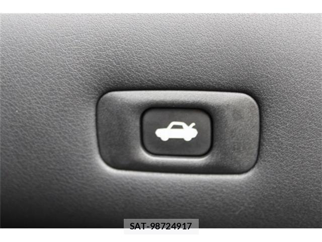 Toyota CROWN SEDAN 2020-06 8411792-3