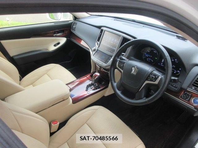 Toyota CROWN SEDAN 2014-03 8411805-10