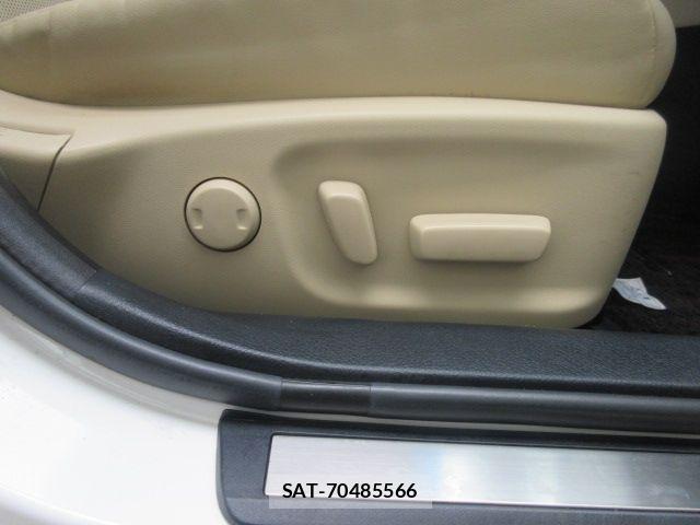 Toyota CROWN SEDAN 2014-03 8411805-18