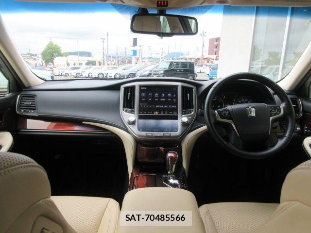 Toyota CROWN SEDAN 2014-03 8411805-1